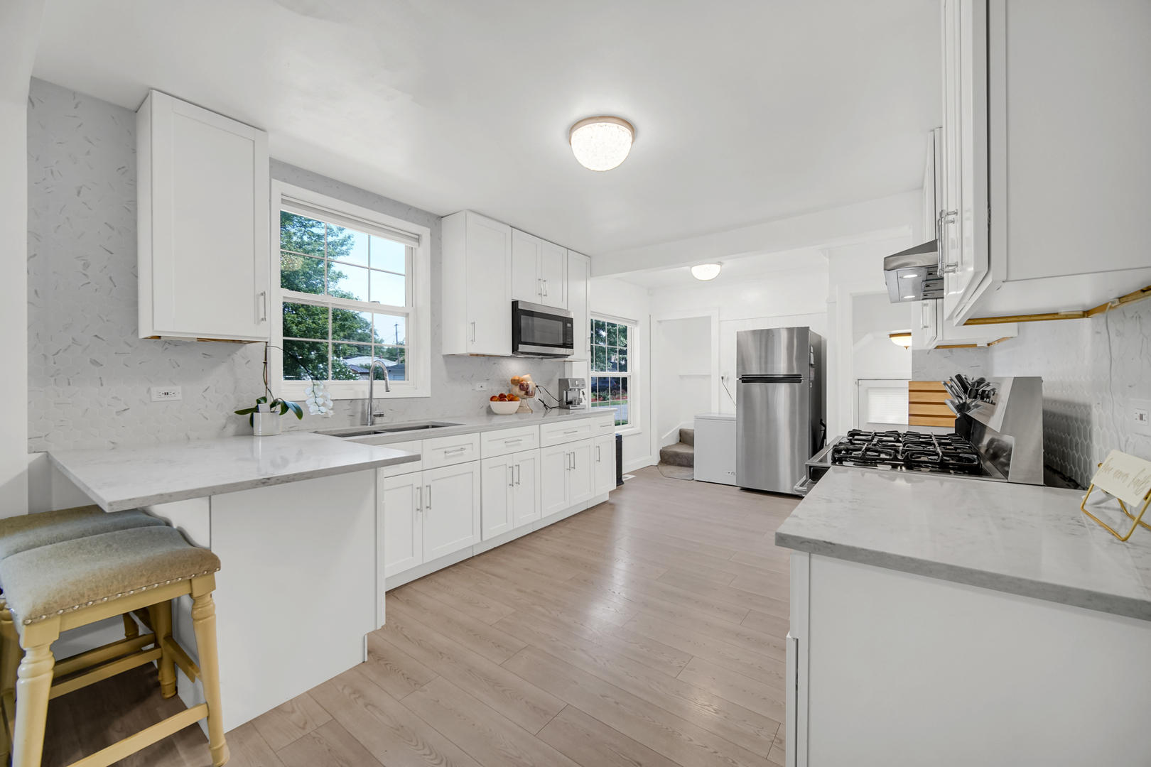 18301 Chicago Avenue, Lansing, IL 60438