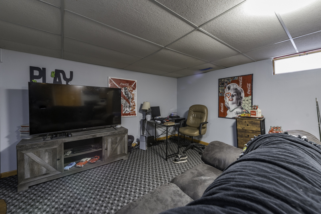 919 Charles Avenue, Winthrop Harbor, IL 60096