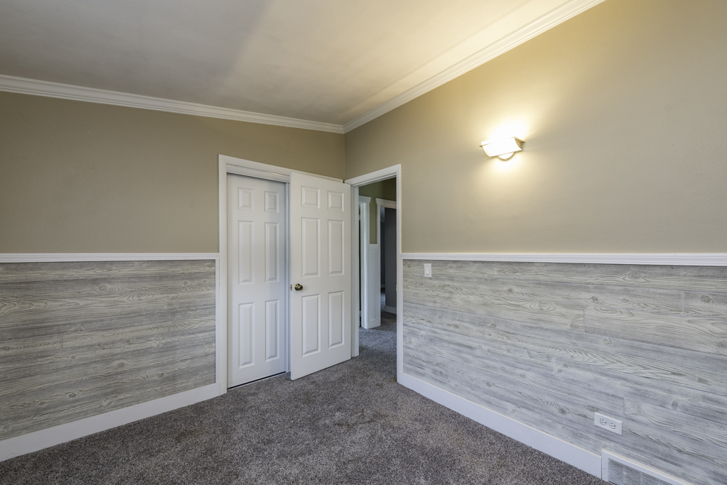 919 Charles Avenue, Winthrop Harbor, IL 60096