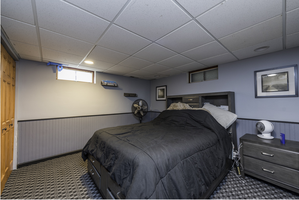 919 Charles Avenue, Winthrop Harbor, IL 60096