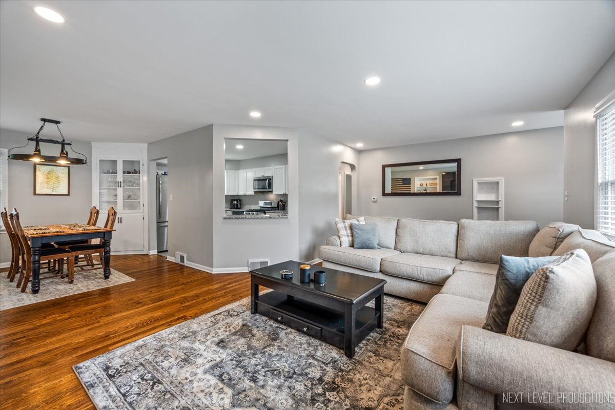 129 Weaver Drive, Cary, IL 60013