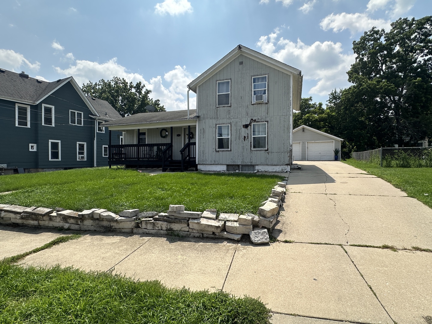 334 N CRYSTAL Street, Elgin, IL 60123