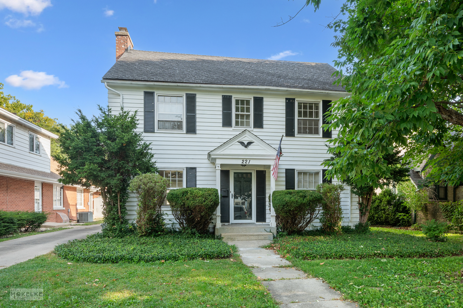 221 Lawndale Avenue, Aurora, IL 60506