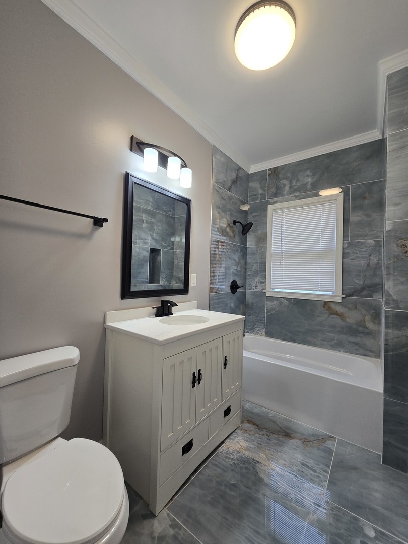 10215 S Emerald Avenue, Chicago, IL 60628