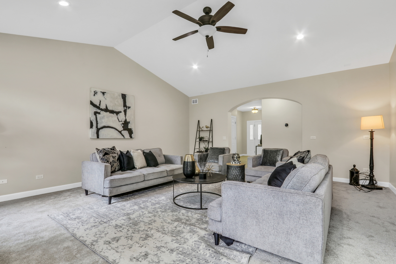 1093 Suffolk Court, Gurnee, IL 60031