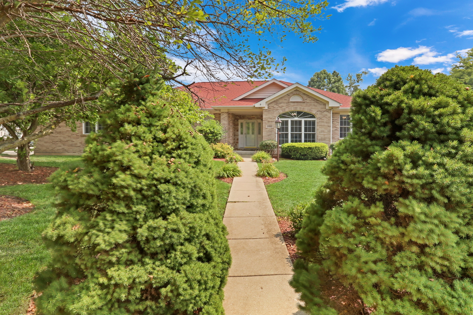 1093 Suffolk Court, Gurnee, IL 60031