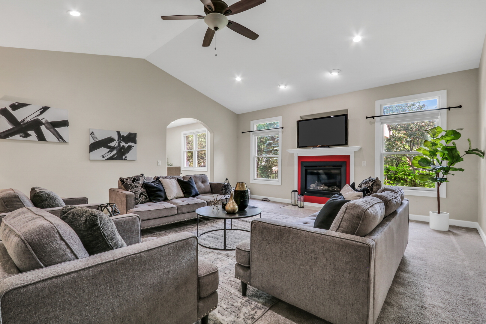 1093 Suffolk Court, Gurnee, IL 60031