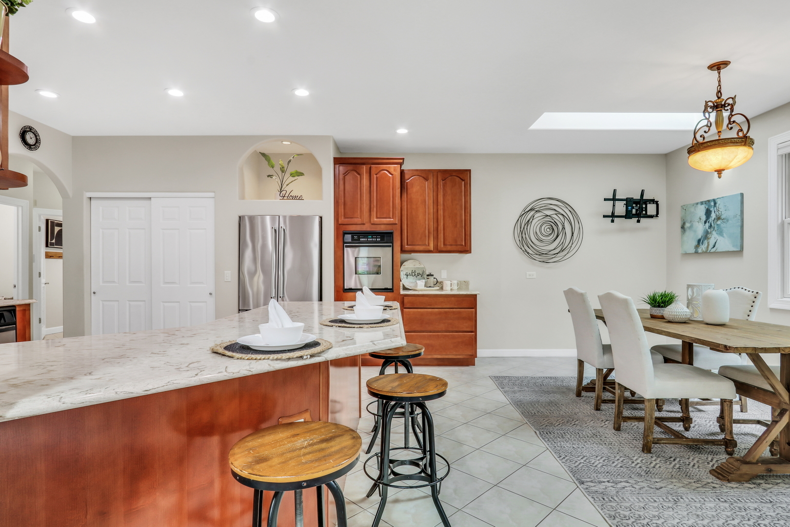 1093 Suffolk Court, Gurnee, IL 60031
