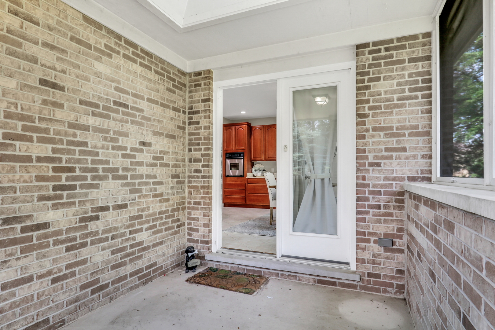 1093 Suffolk Court, Gurnee, IL 60031