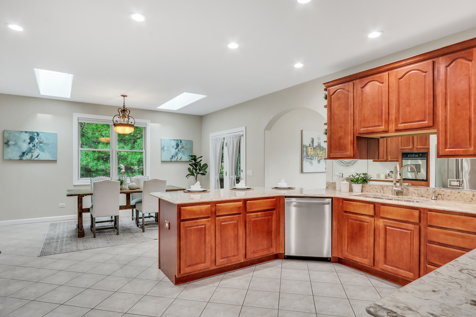 1093 Suffolk Court, Gurnee, IL 60031