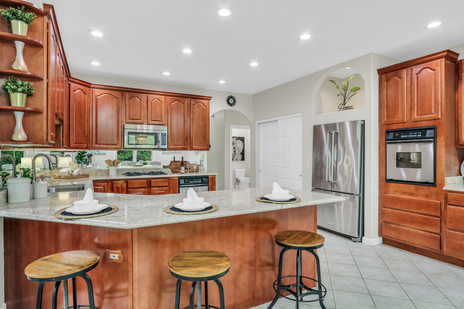 1093 Suffolk Court, Gurnee, IL 60031