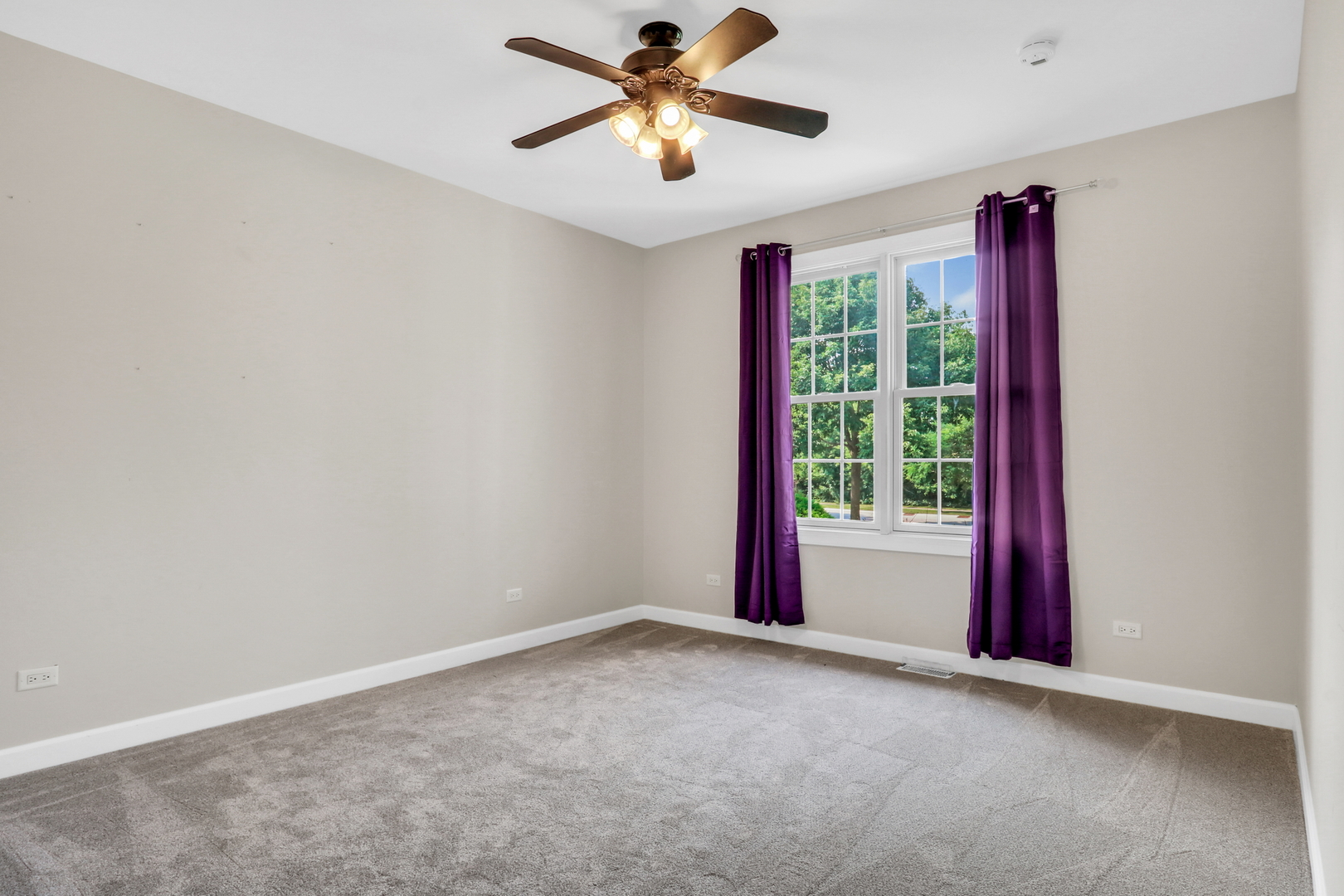 1093 Suffolk Court, Gurnee, IL 60031
