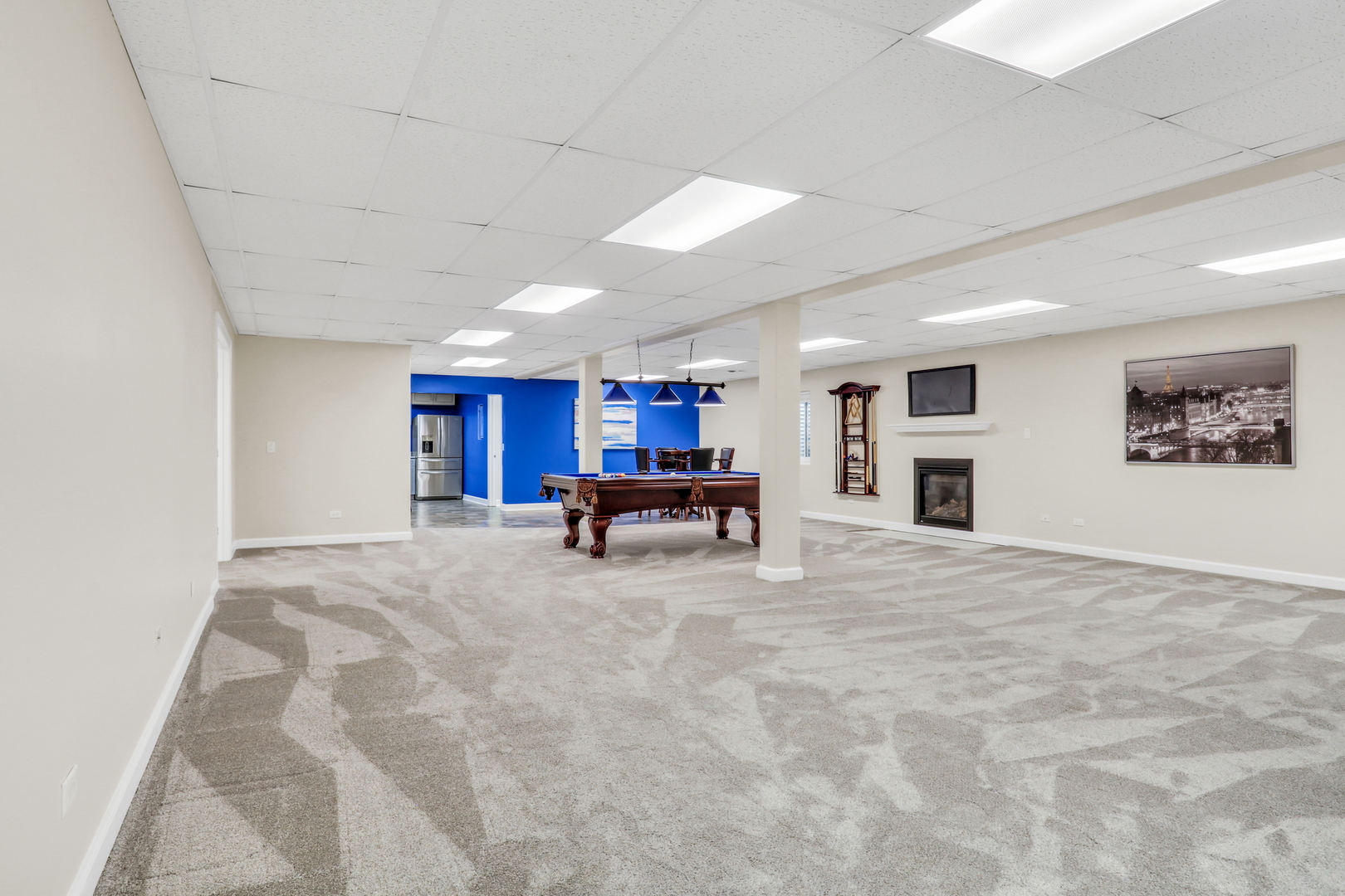 1093 Suffolk Court, Gurnee, IL 60031