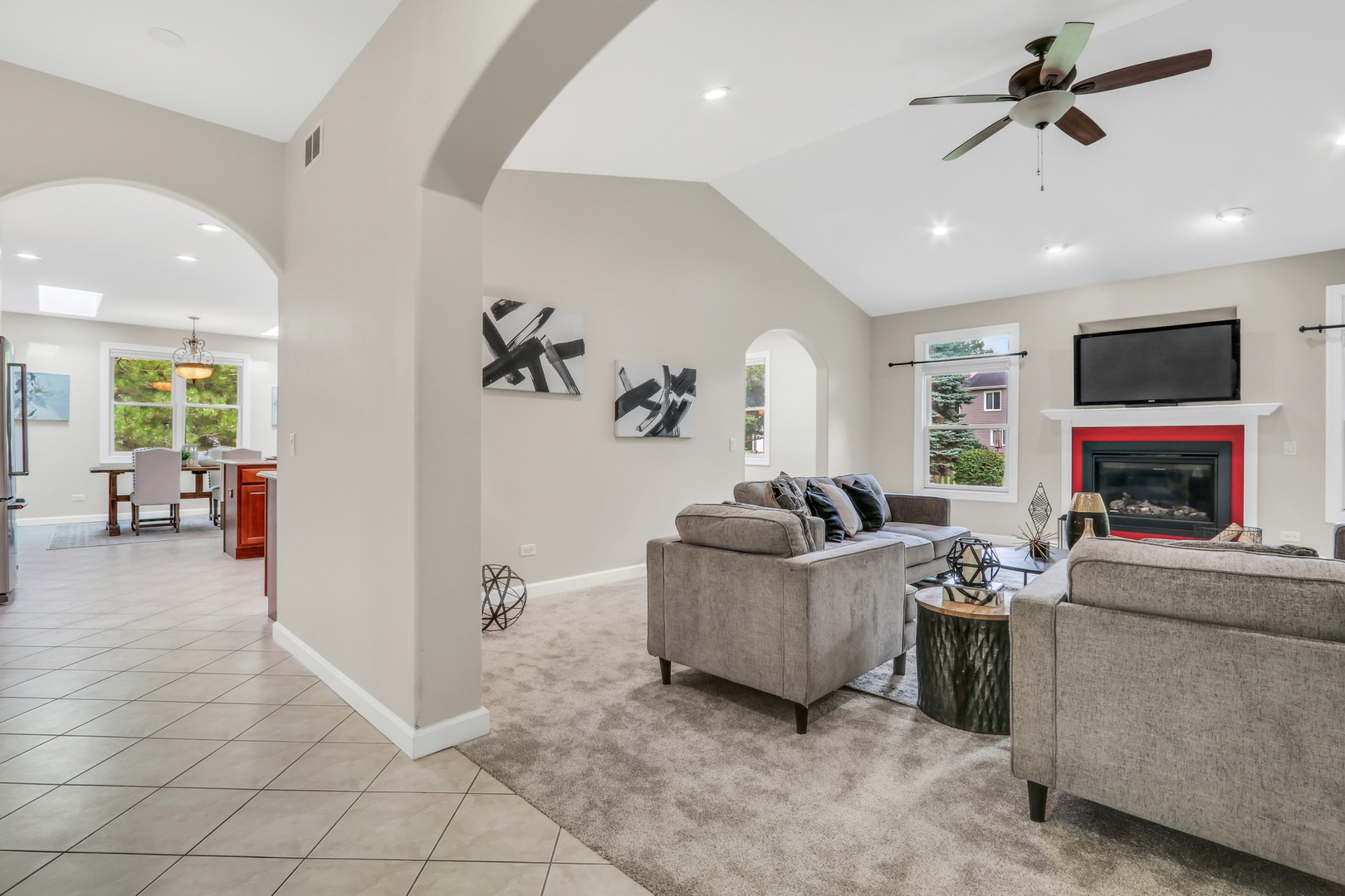 1093 Suffolk Court, Gurnee, IL 60031