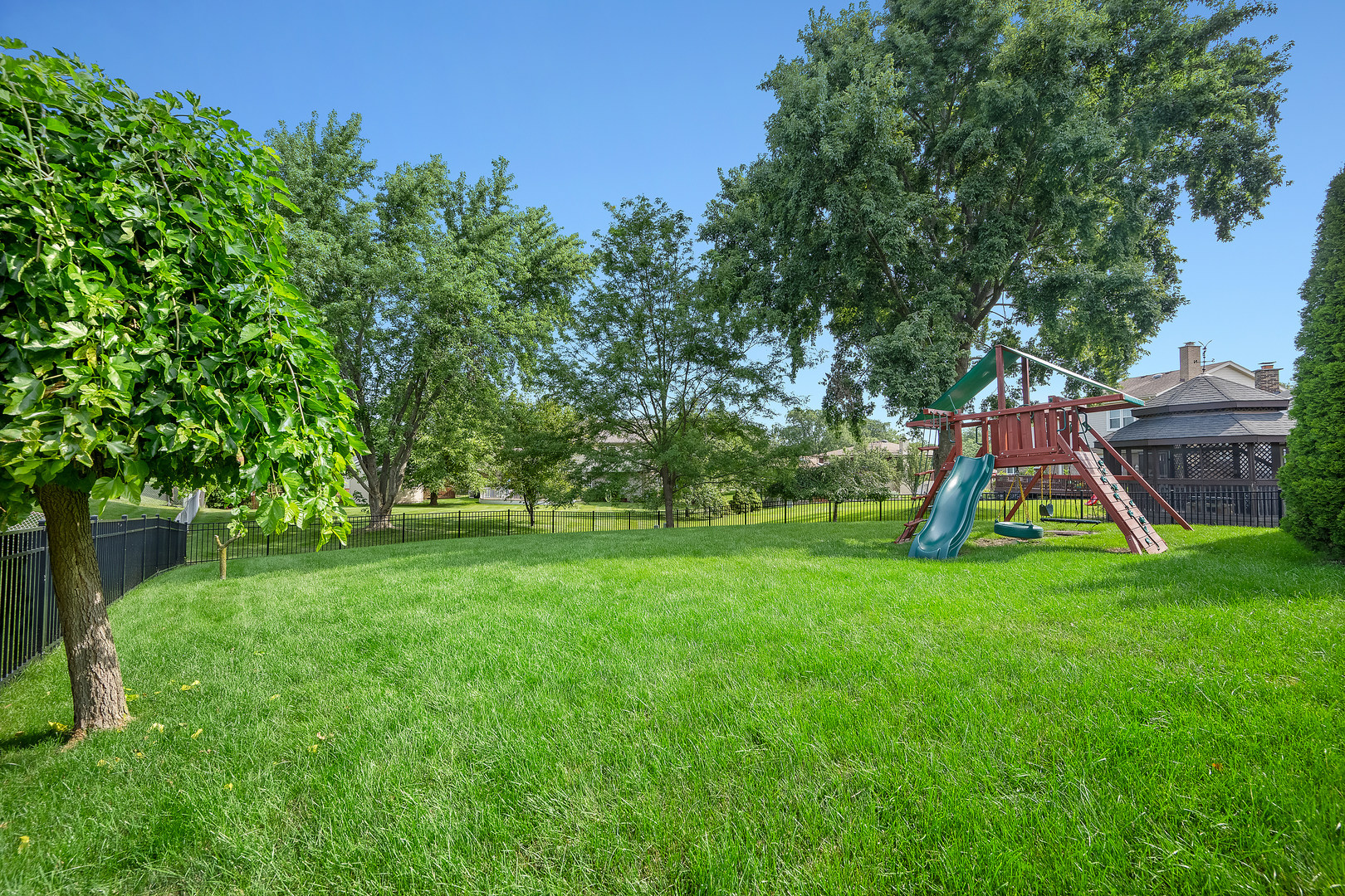 1906 Concord Drive, Downers Grove, IL 60516
