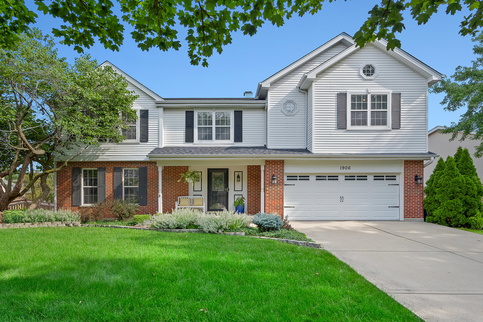 1906 Concord Drive, Downers Grove, IL 60516