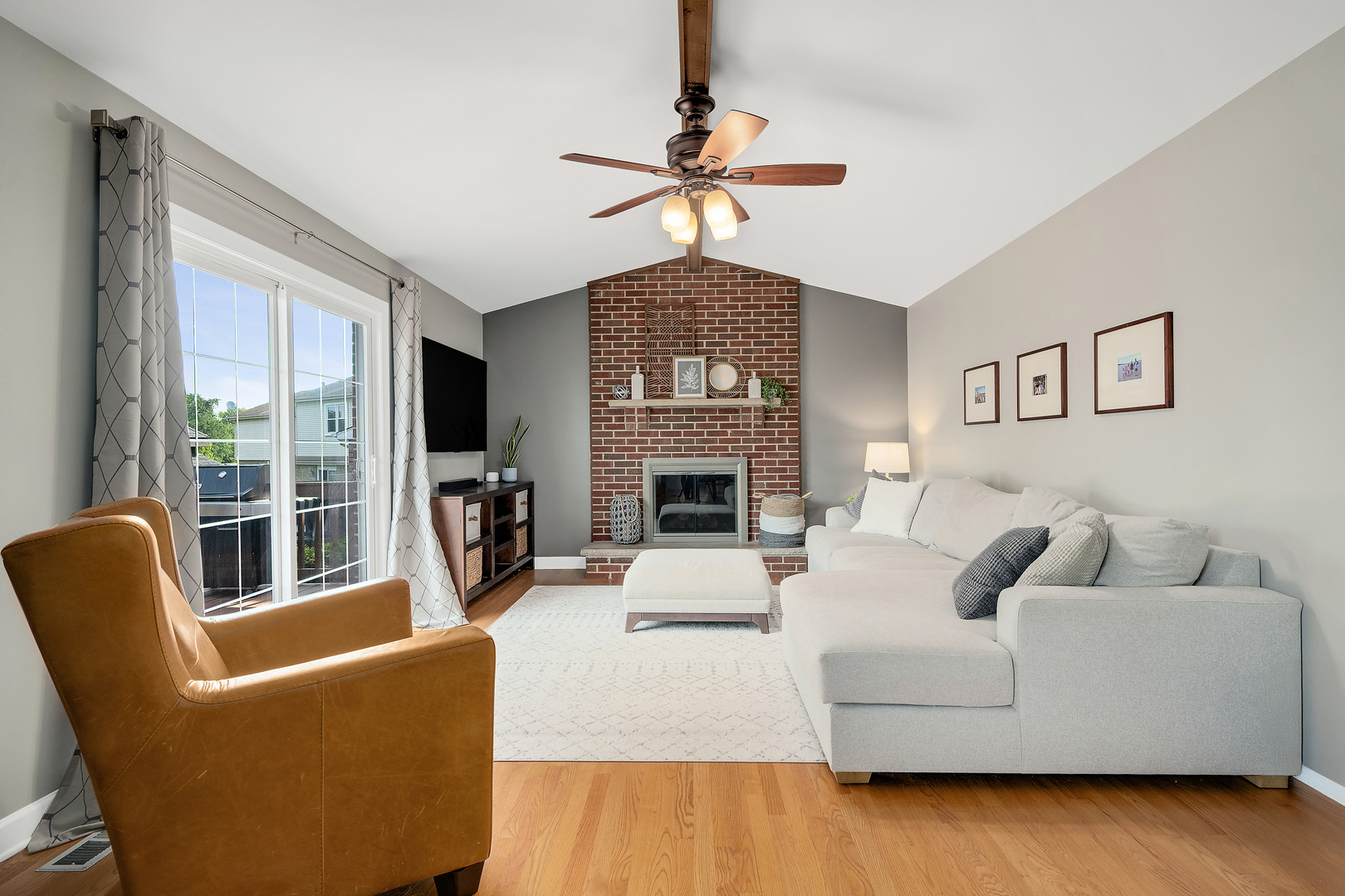 1906 Concord Drive, Downers Grove, IL 60516