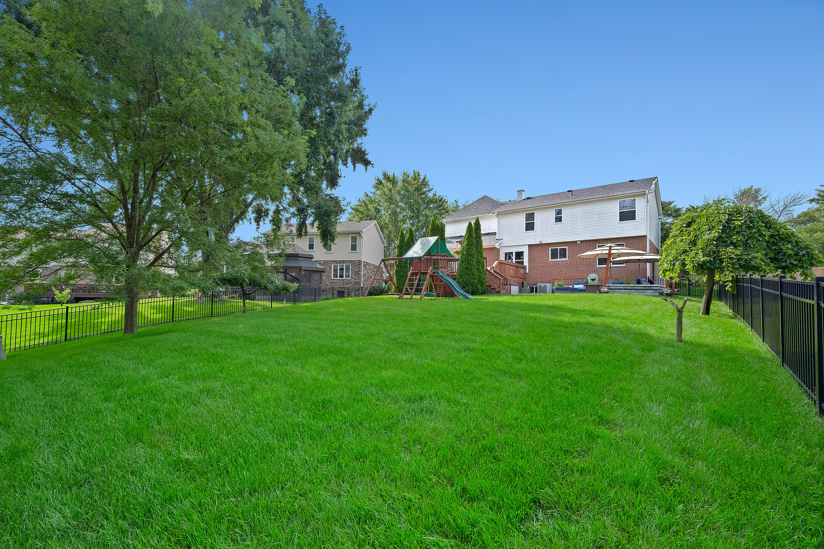 1906 Concord Drive, Downers Grove, IL 60516
