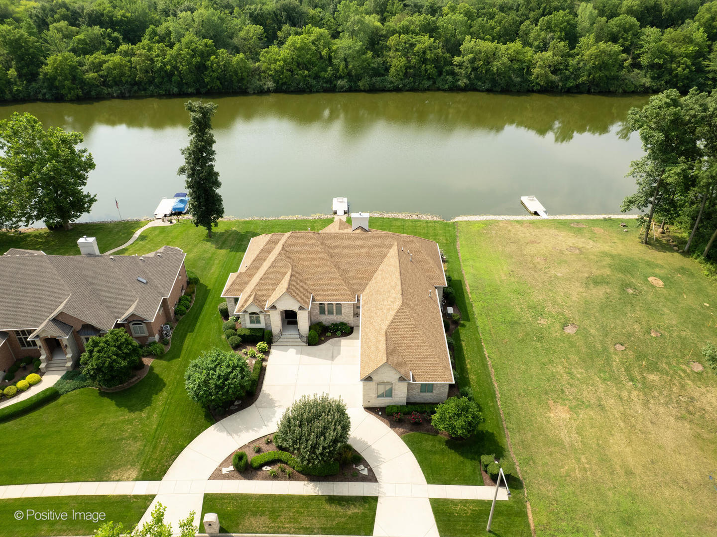 335 Edgewater Drive, Morris, IL 60450