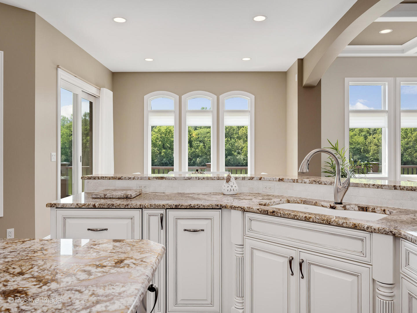 335 Edgewater Drive, Morris, IL 60450