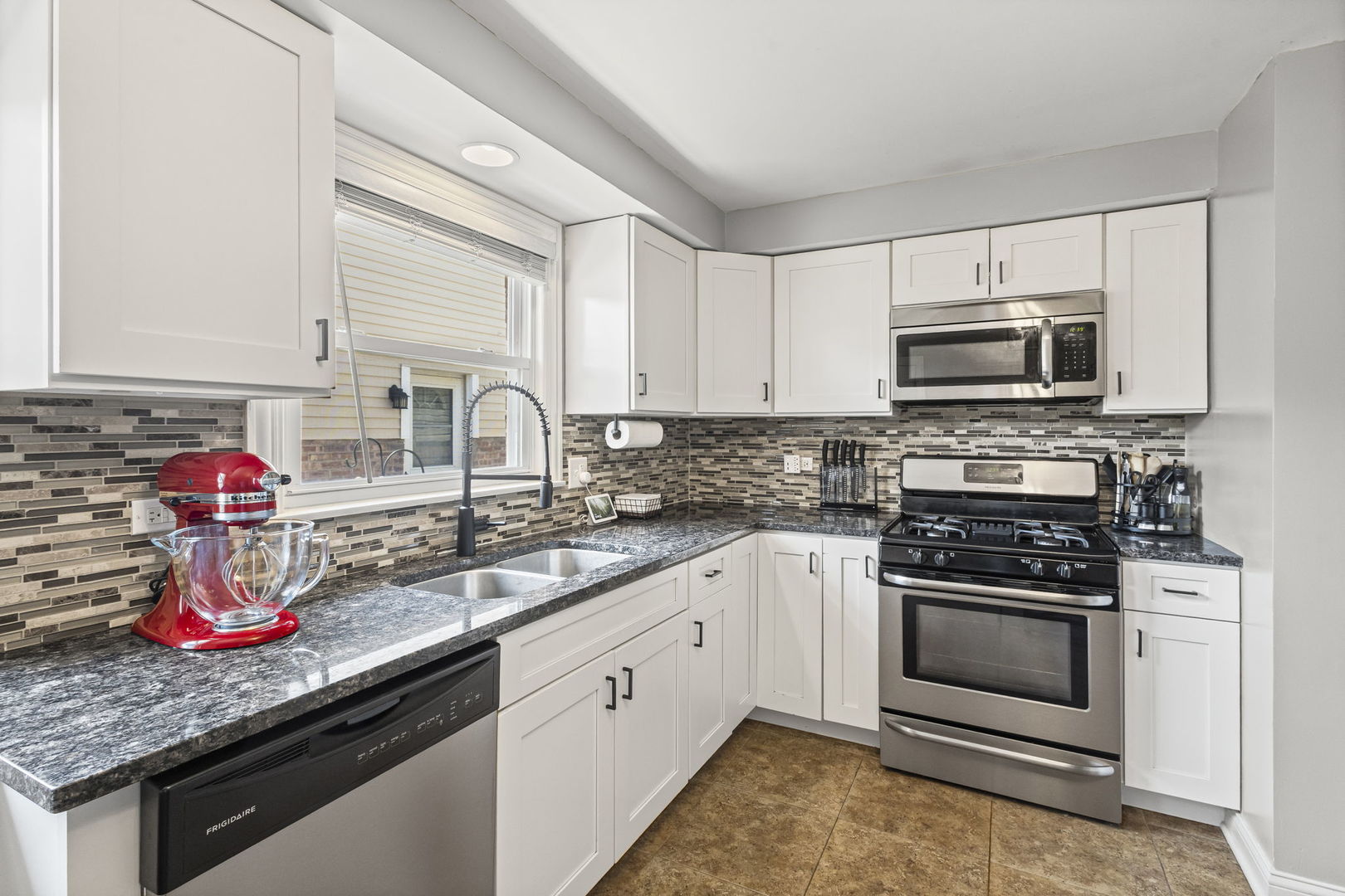 14112 S Saginaw Avenue, Burnham, IL 60633