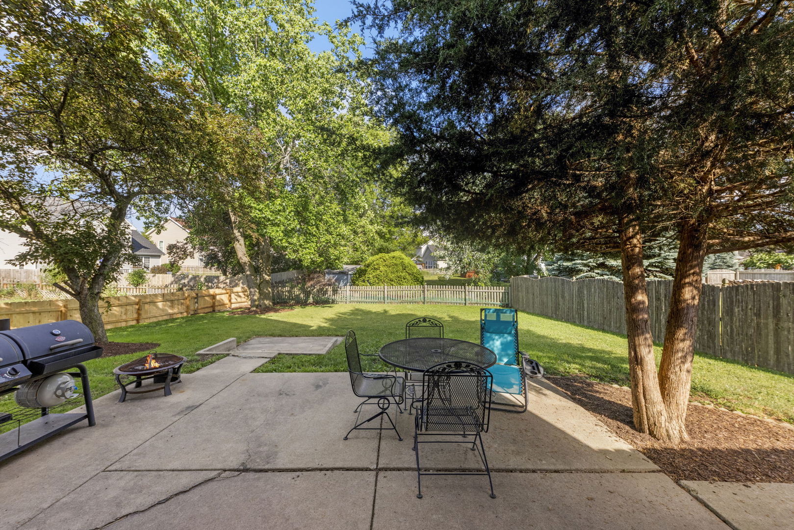 2031 Edinburgh Lane, Aurora, IL 60504