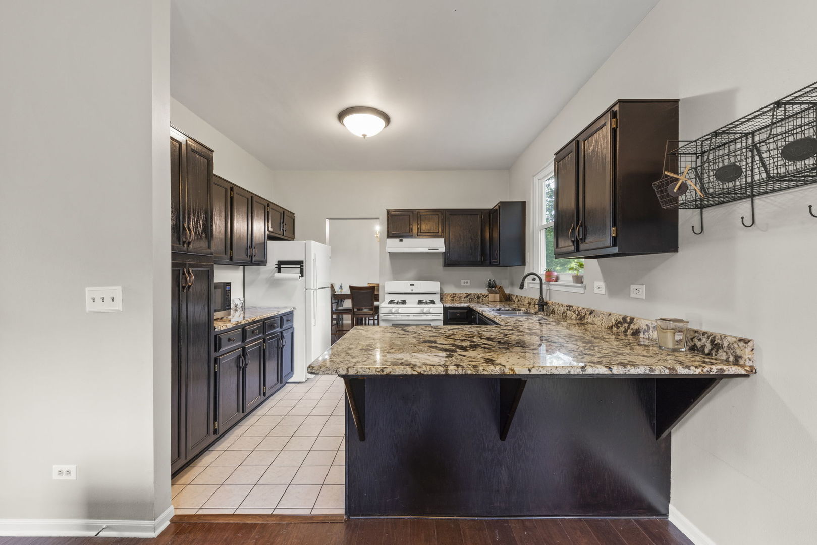2031 Edinburgh Lane, Aurora, IL 60504