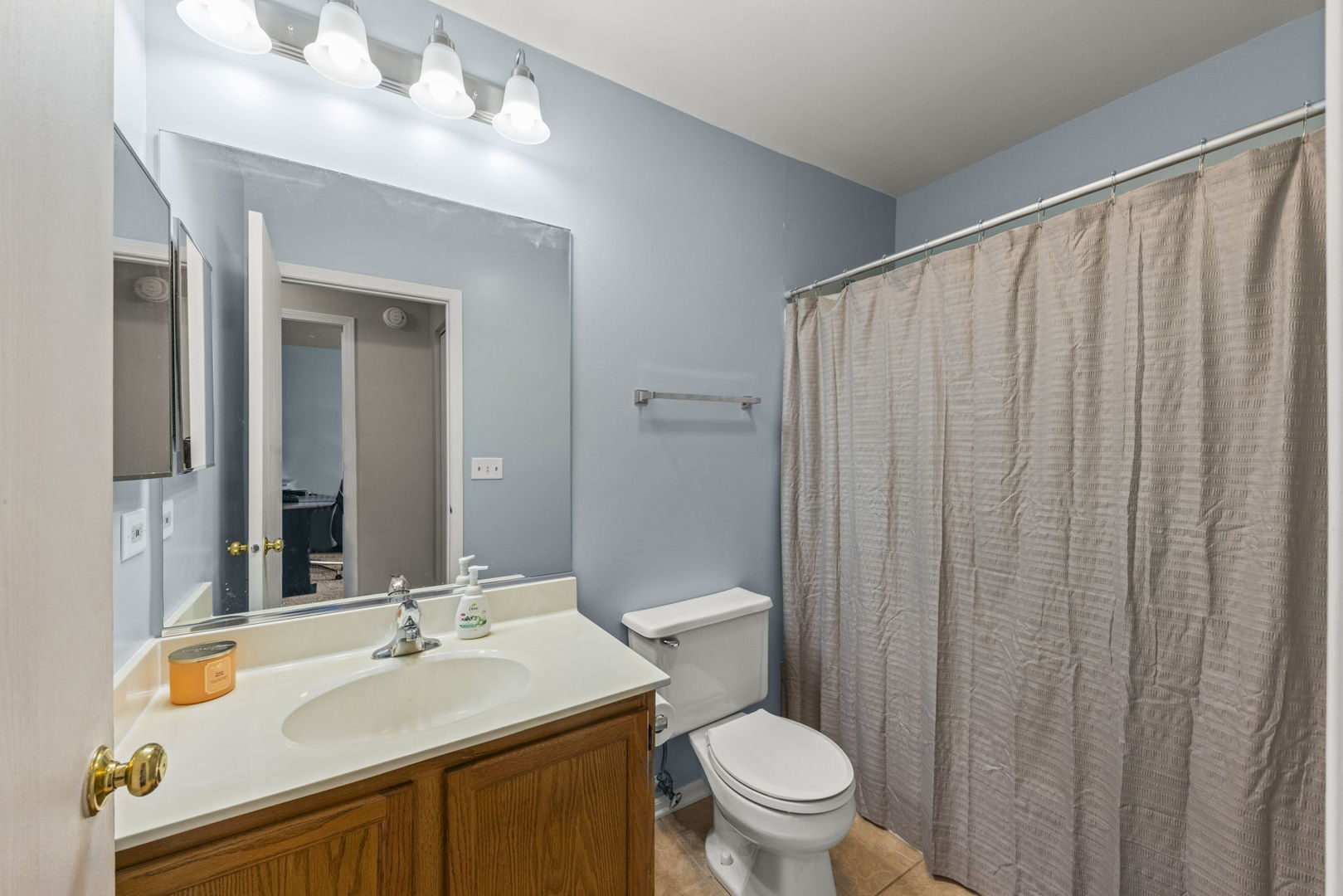 2031 Edinburgh Lane, Aurora, IL 60504