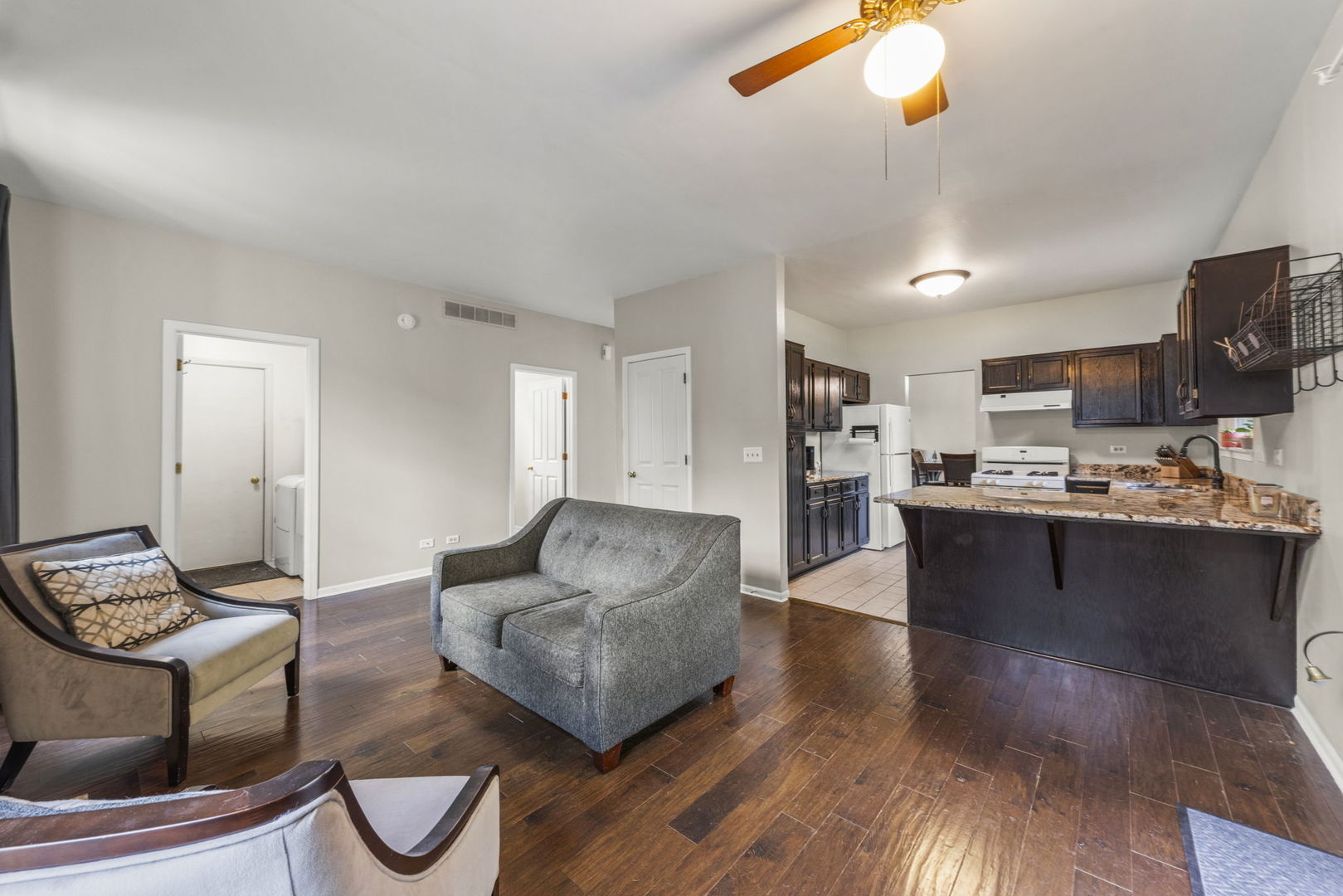 2031 Edinburgh Lane, Aurora, IL 60504