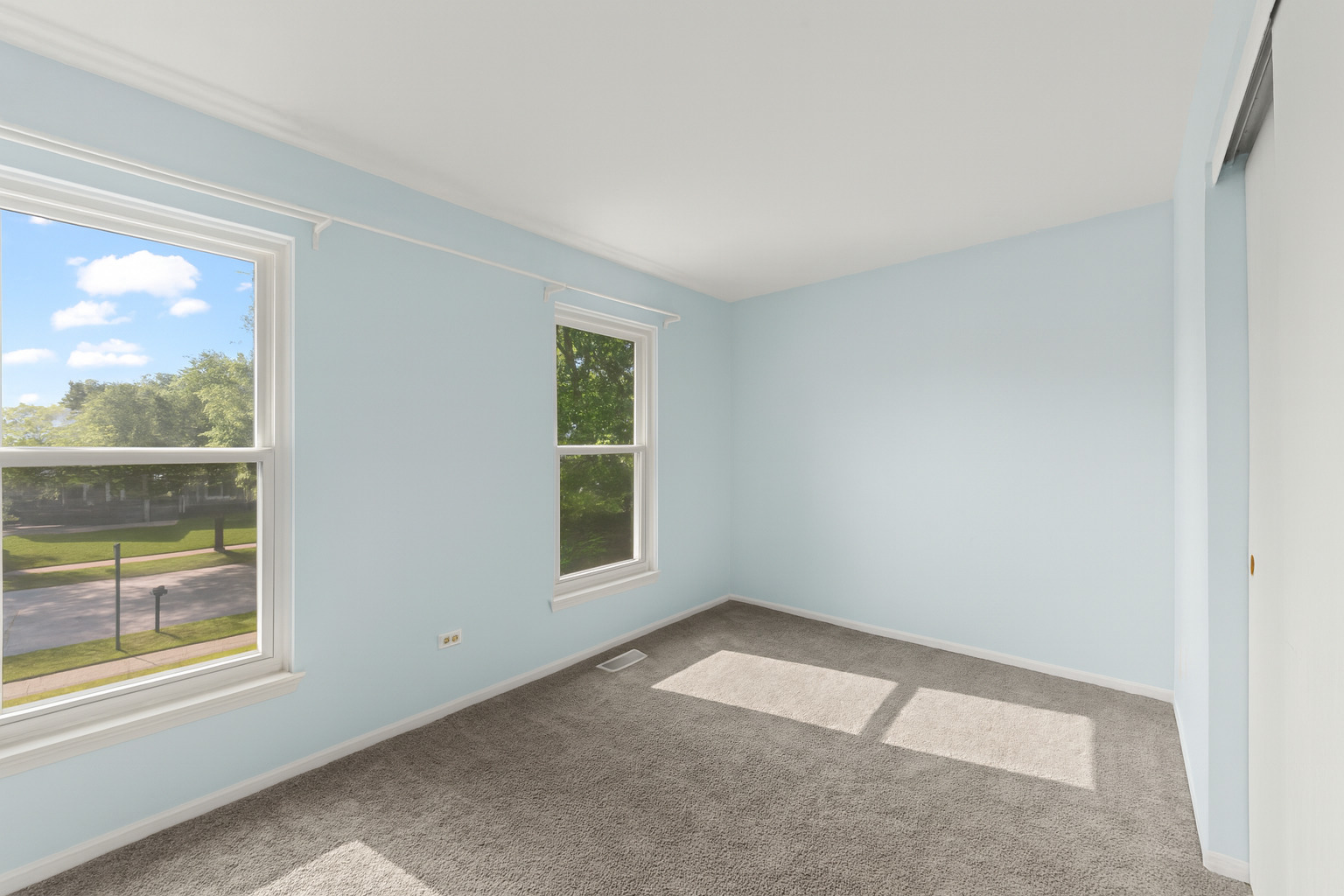 2031 Edinburgh Lane, Aurora, IL 60504