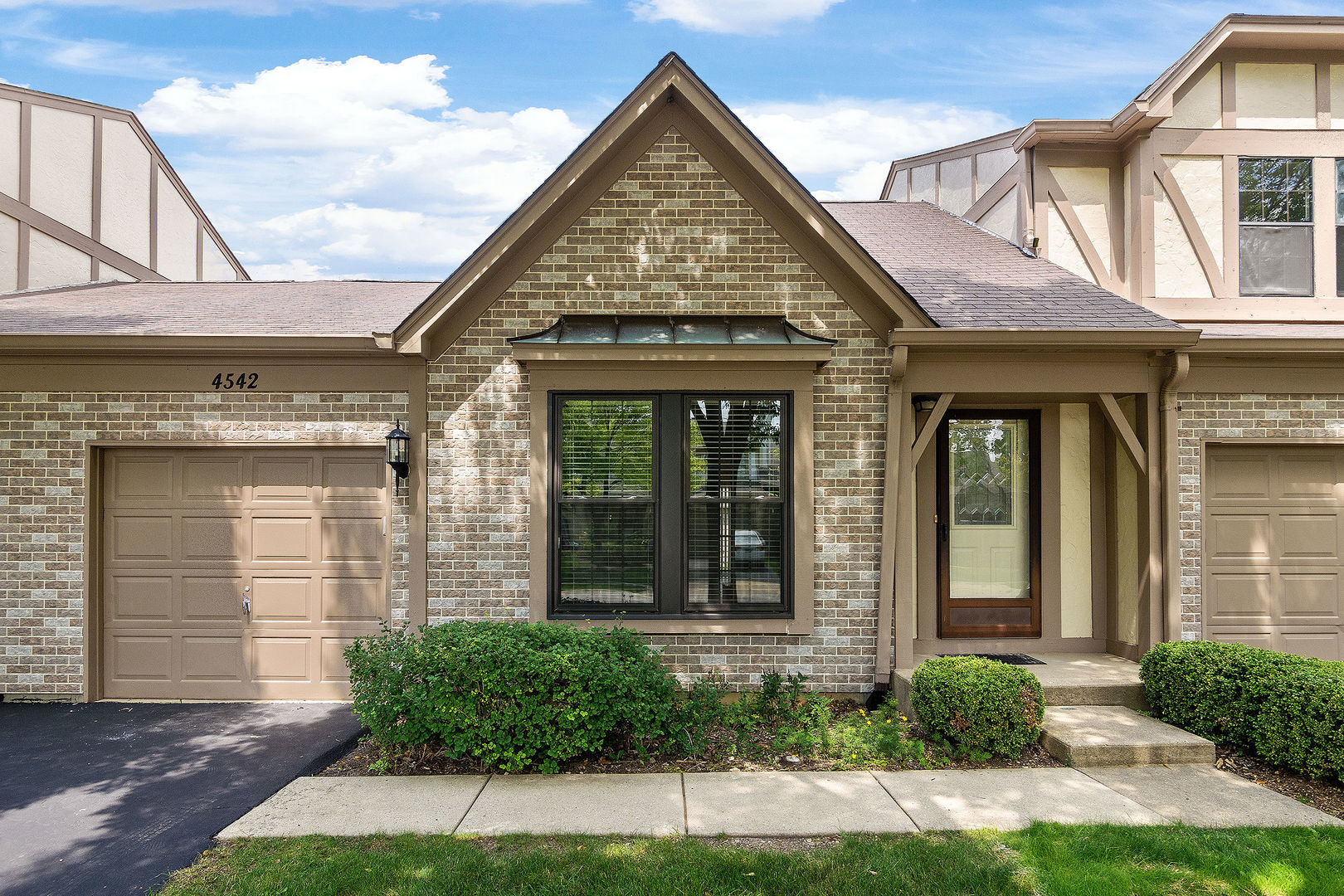 4542 Topaz Drive, Hoffman Estates, IL 60192