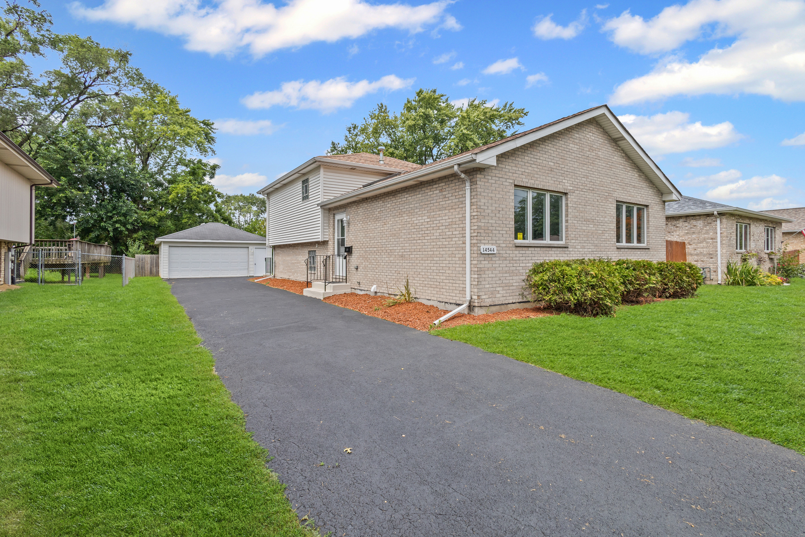 14544 KOSTNER Avenue, Midlothian, IL 60445