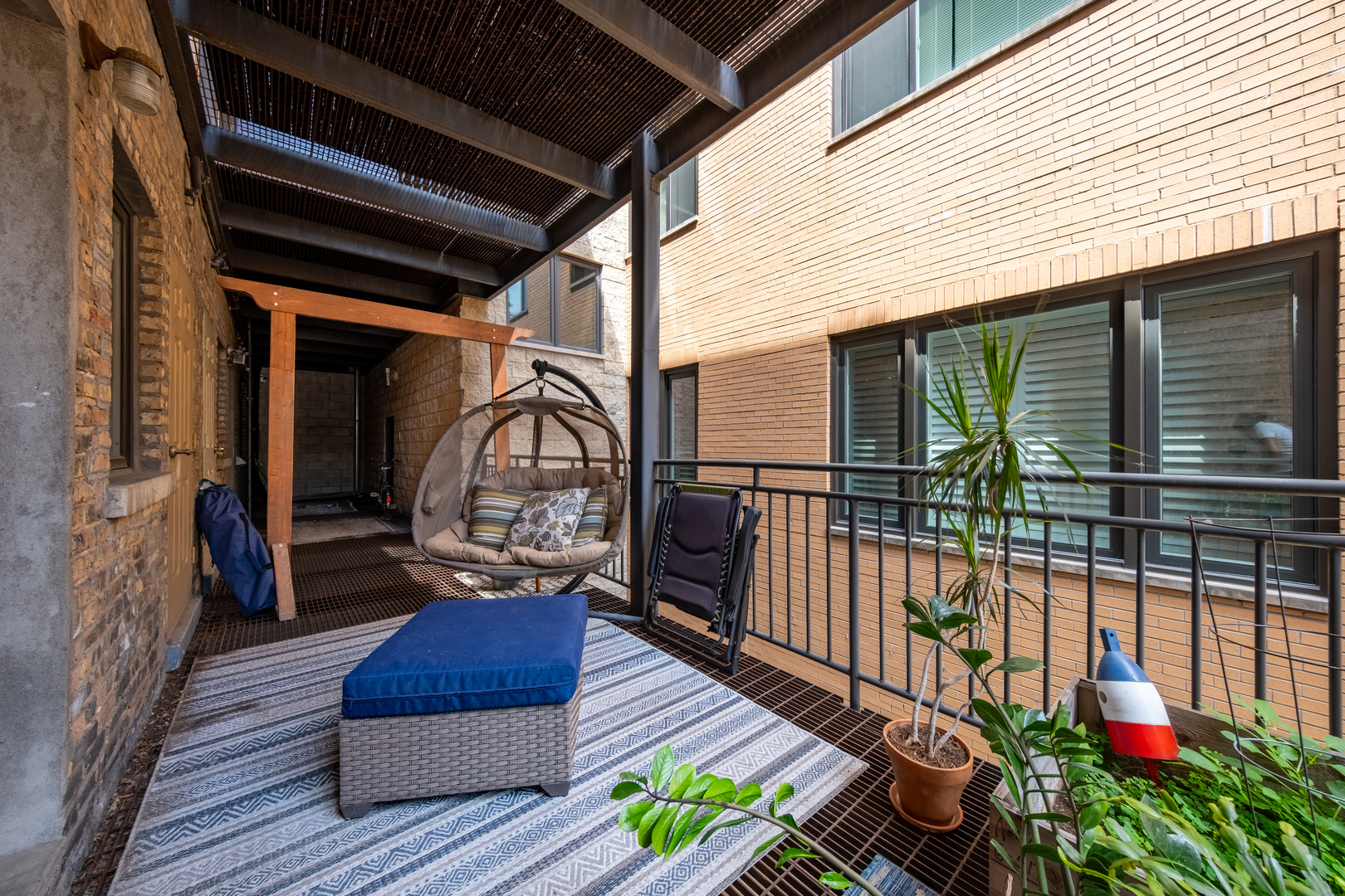 4747 N Artesian Avenue #2S, Chicago, IL 60625