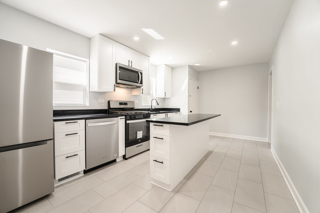 11408 S Central Park Avenue, Chicago, IL 60655