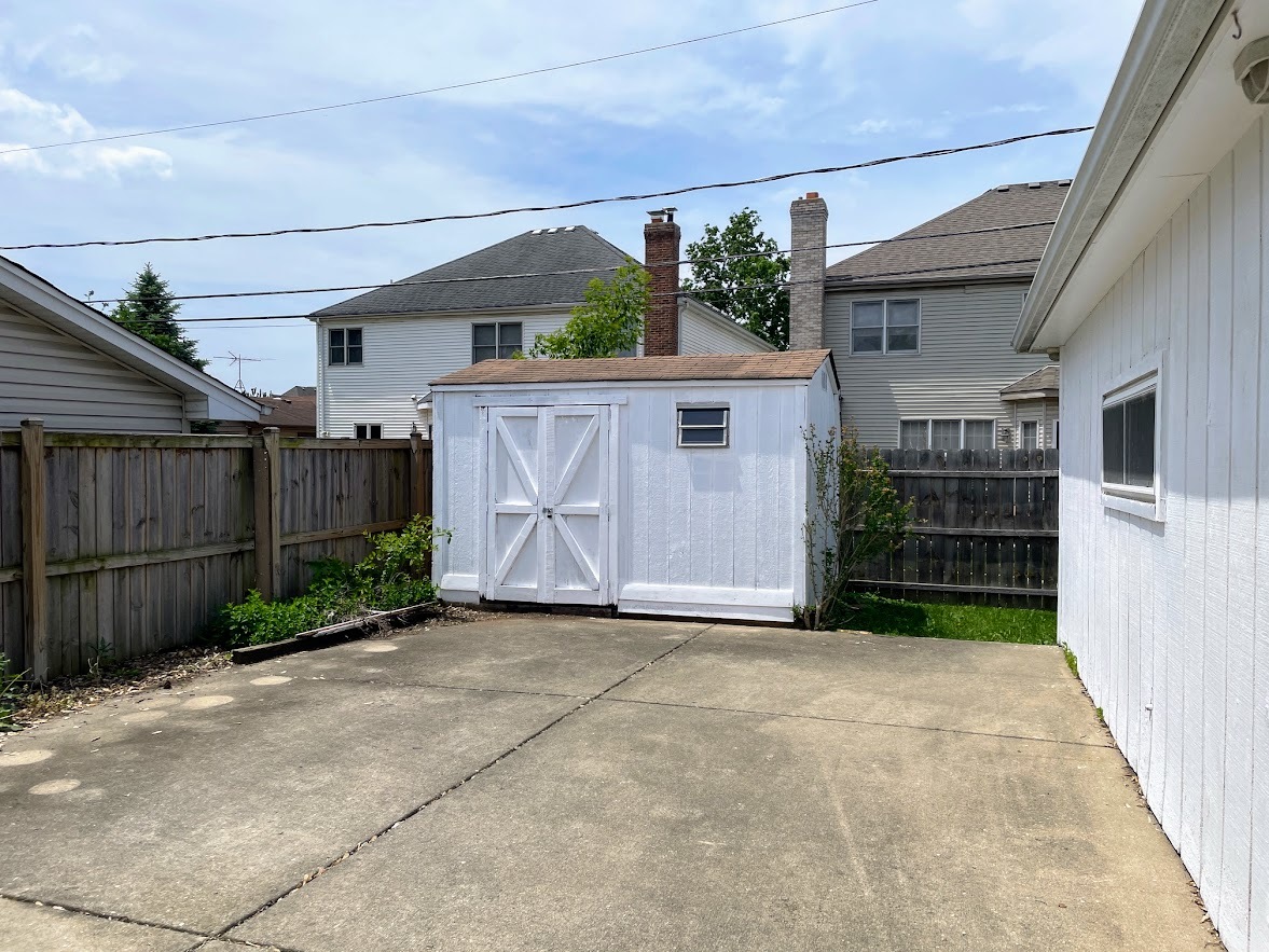 572 N Emroy Avenue, Elmhurst, IL 60126