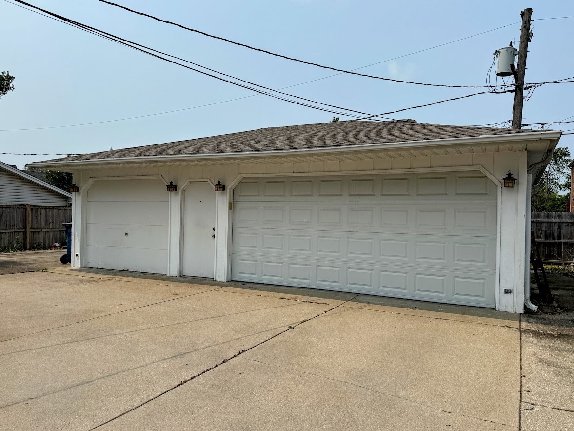 572 N Emroy Avenue, Elmhurst, IL 60126