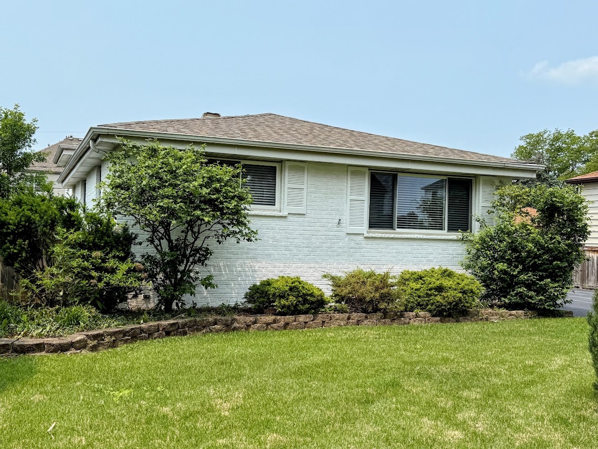 572 N Emroy Avenue, Elmhurst, IL 60126