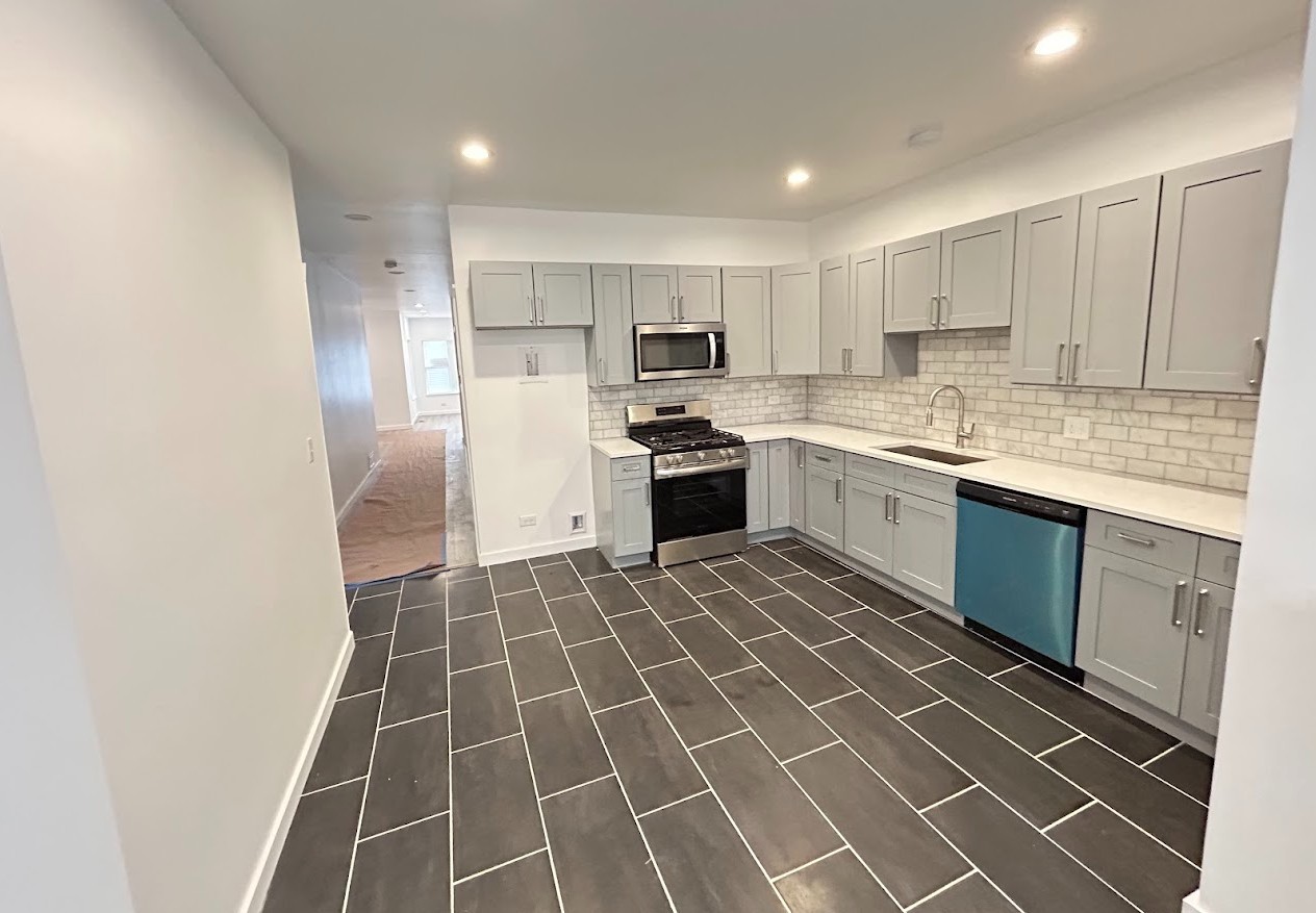 8018 S Laflin Street, Chicago, IL 60620