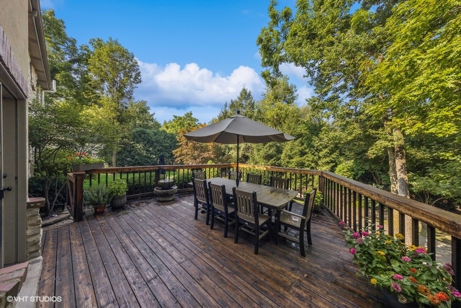 9032 Wolf Road, Willow Springs, IL 60480