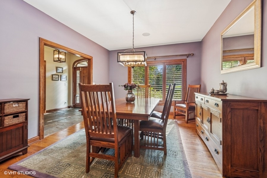 9032 Wolf Road, Willow Springs, IL 60480