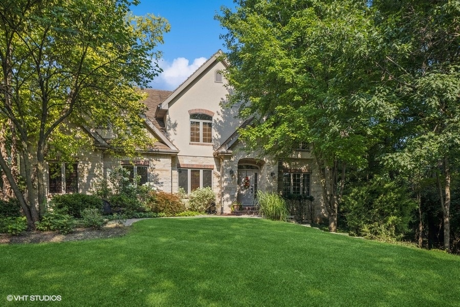 9032 Wolf Road, Willow Springs, IL 60480