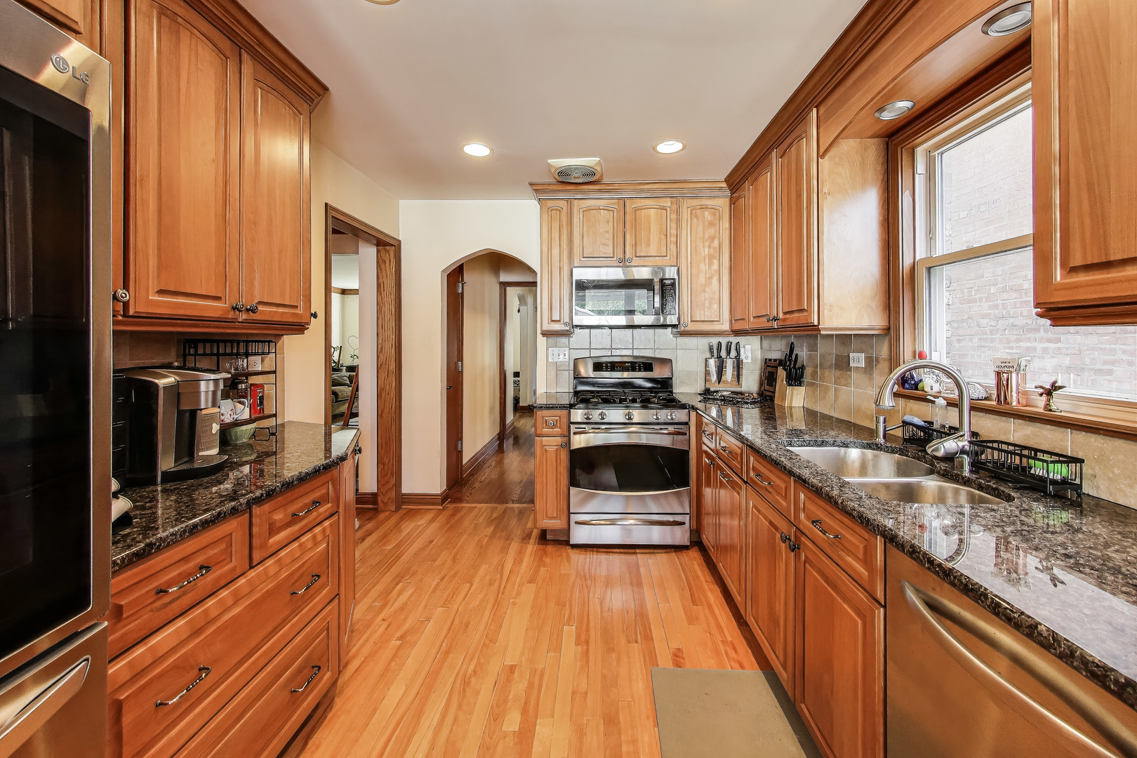 2936 W Jerome Avenue, Chicago, IL 60645