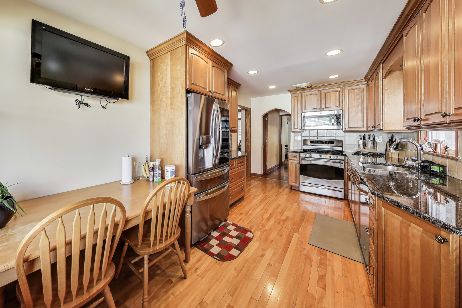 2936 W Jerome Avenue, Chicago, IL 60645