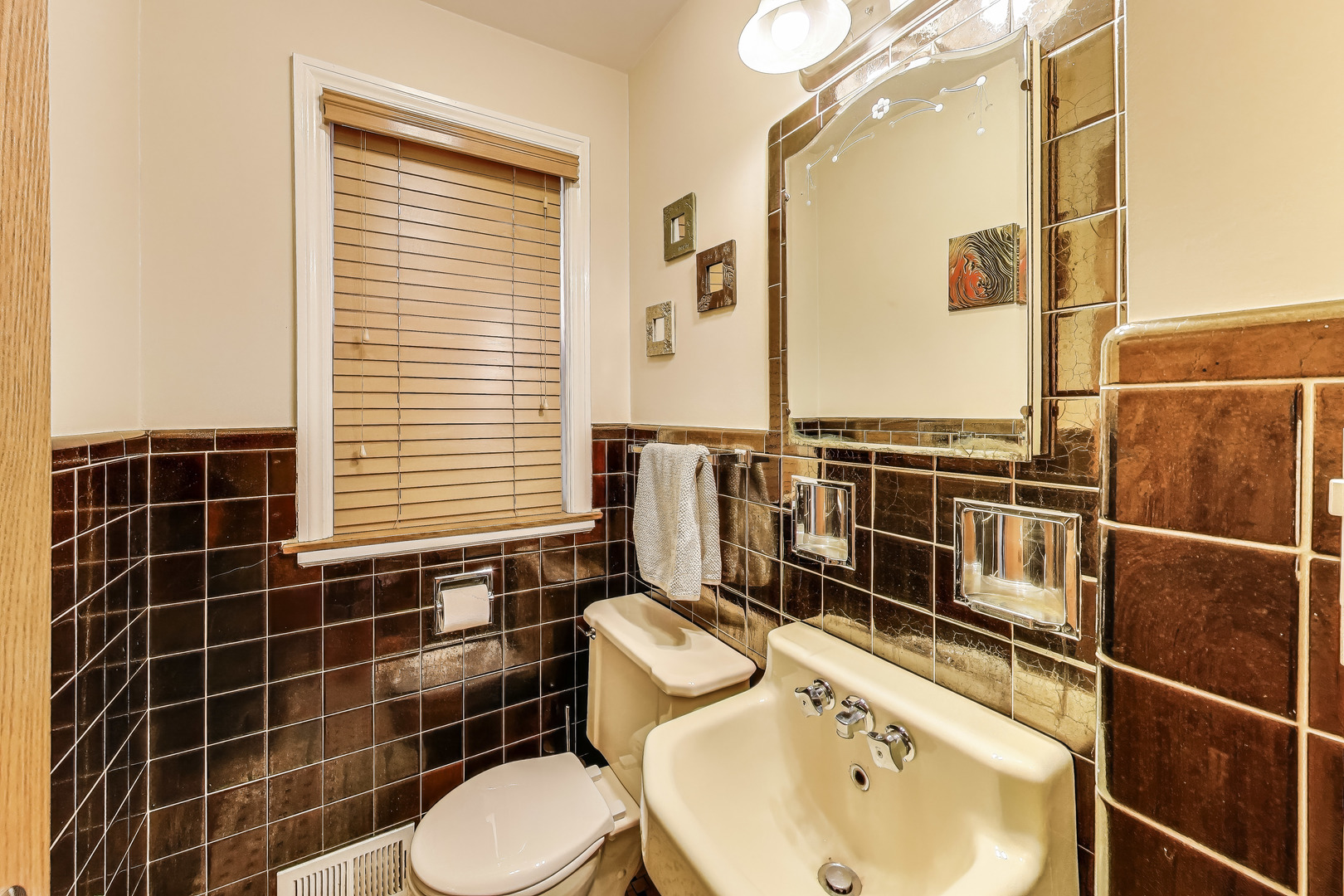 2936 W Jerome Avenue, Chicago, IL 60645