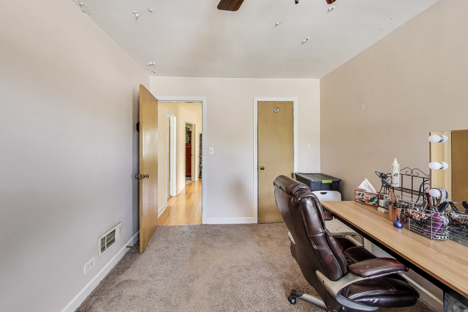 2936 W Jerome Avenue, Chicago, IL 60645