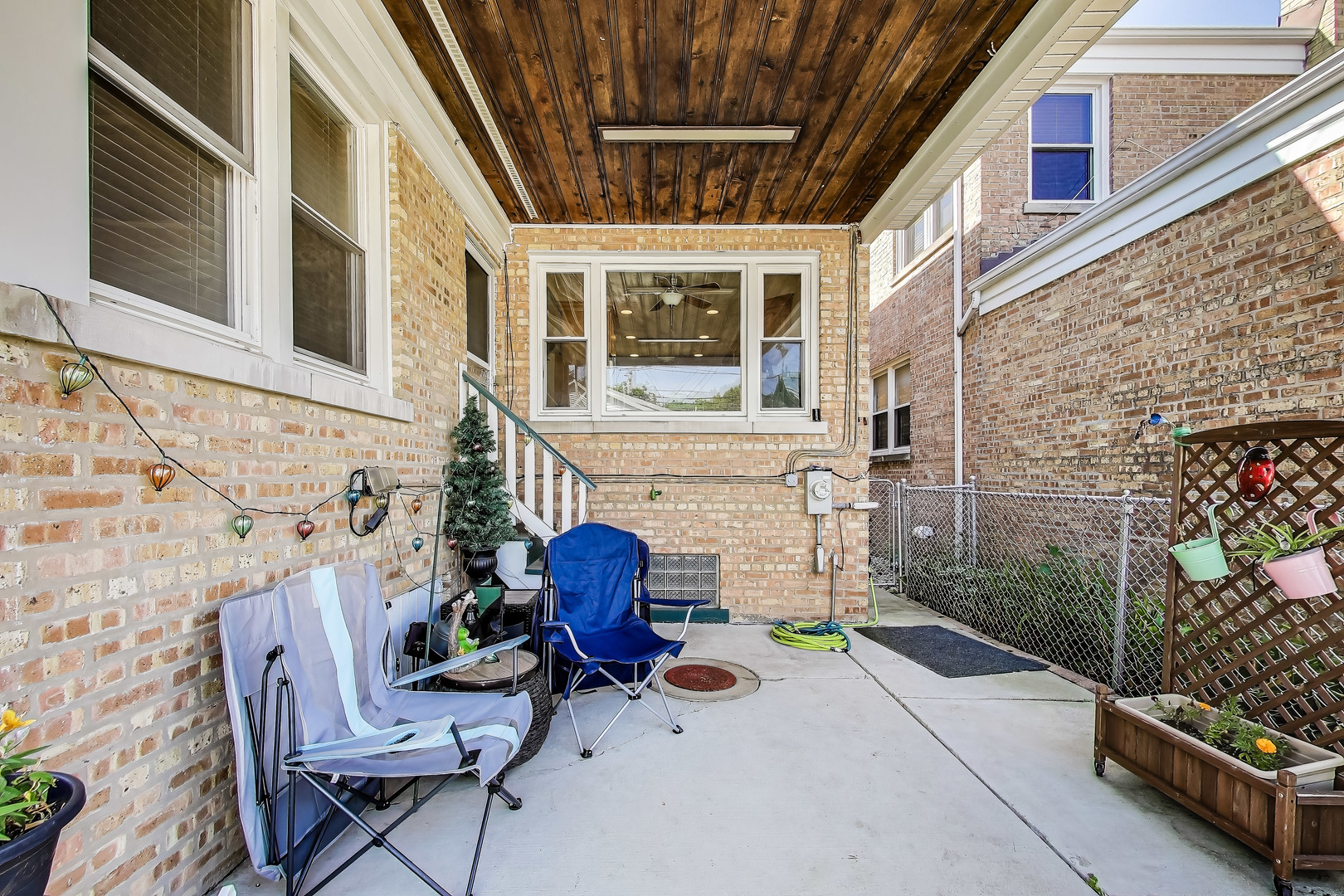 2936 W Jerome Avenue, Chicago, IL 60645