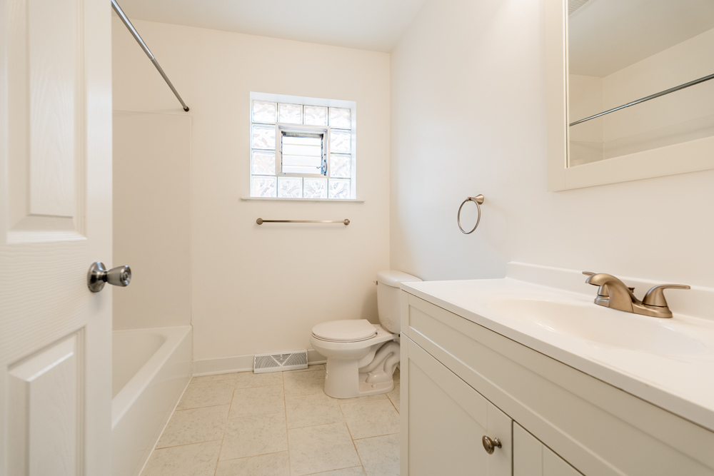 5018 Forster Avenue, Schiller Park, IL 60176