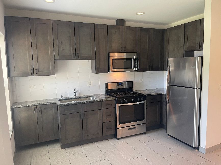 1732 Sheridan Road #2F, North Chicago, IL 60064