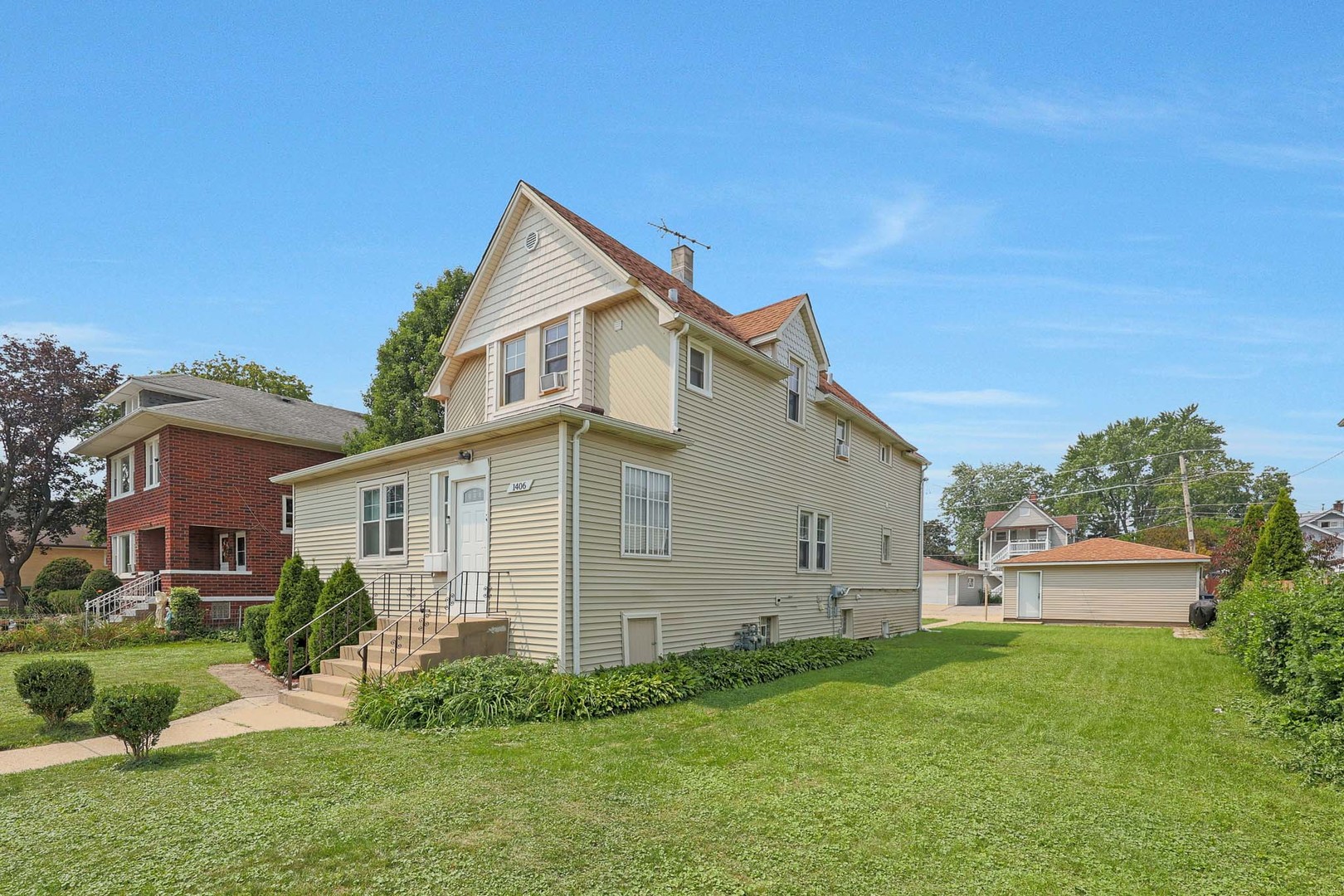 1406 N 17th Avenue, Melrose Park, IL 60160