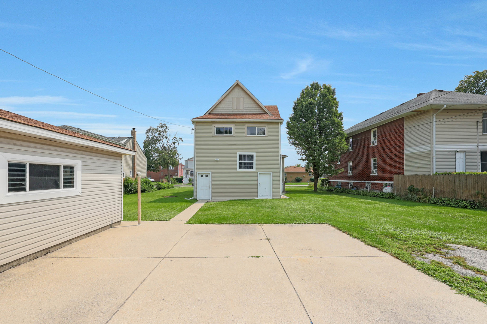 1406 N 17th Avenue, Melrose Park, IL 60160
